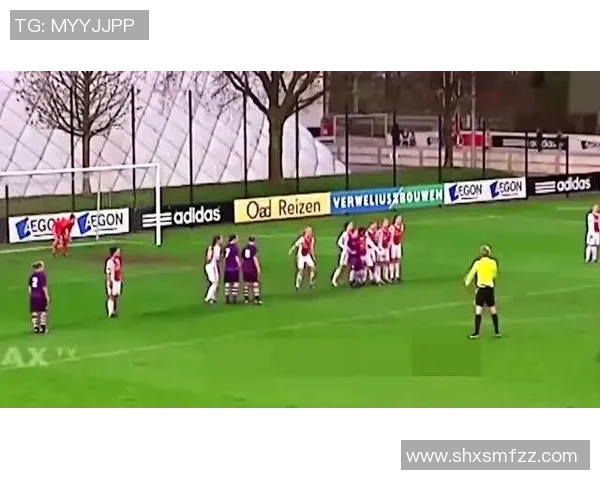 疯狂的小kk足球明星带你领略绿茵场上的激情与梦想之旅