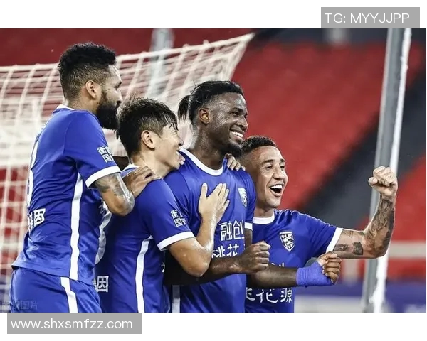 快船与山猫激战正酣2月27日精彩对决引发球迷热议